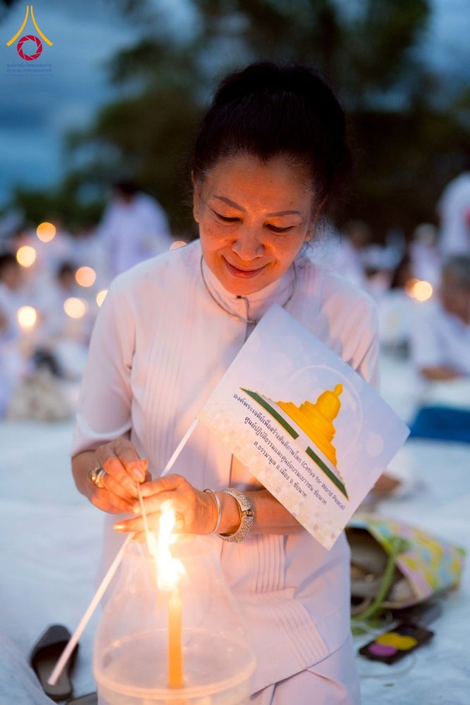 ภาพ No.261923:วันที่ 14 ตุลาคม พ.ศ. 2568 พิธีกลั่นแผ่นดิน โปรยทรายตอกเสาเข็มมหามงคลต้นแรก  สร้างองค์พระเจดีย์และจุดประทีปถวายเป็นพุทธบูชา ณ ศูนย์ปฏิบัติธรรมชัยนาท ต.ธรรมามูล อ.ชัยนาท จ.ชัยนาท