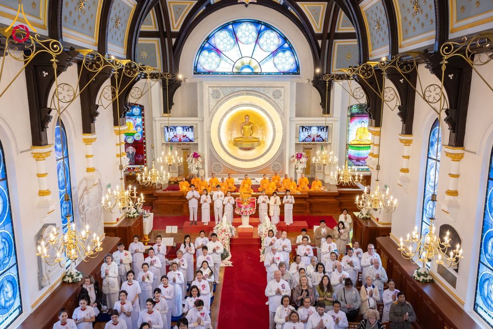 ภาพ No.173146:พิธีกฐินปุญญรังสีเศรษฐี ณ วัดพระธรรมกายนิวคาสเซิล สหราชอาณาจักร วันอาทิตย์ที่ 27 ตุลาคม พ.ศ. 2567