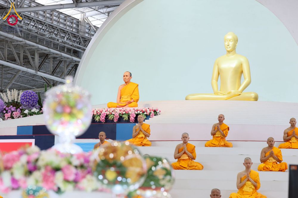 ภาพ No.258166:วันอาทิตย์ที่ 5 ตุลาคม พ.ศ. 2568 พิธีบูชาข้าวพระ ณ สภาธรรมกายสากล วัดพระธรรมกาย