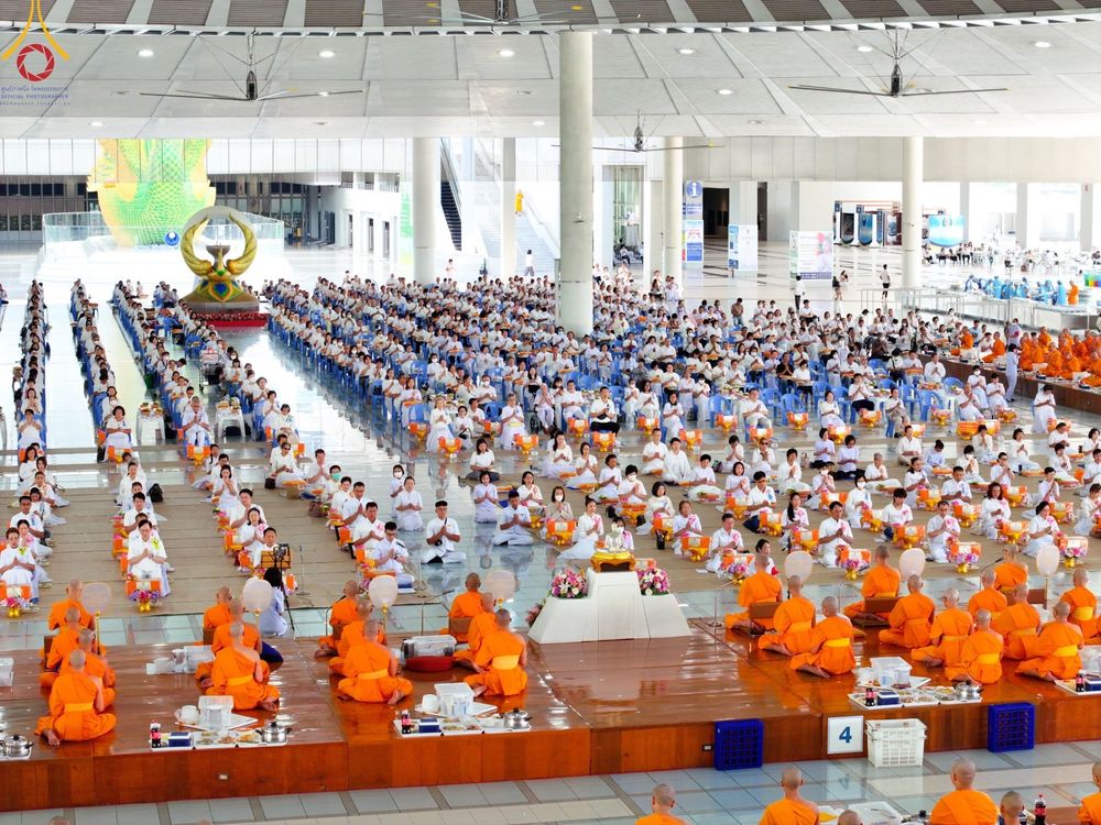 ภาพ No.177410:พิธีถวายภัตตาหารเมนูสวรรค์ และพิธีบุพเปตพลี ครั้งที่ 158 ร่วมอุทิศบุญแด่หมู่ญาติที่ล่วงลับไปแล้ว และสืบทอดอายุพระพุทธศาสนา ณ วัดพระธรรมกาย วันที่ 30 พฤศจิกายน พ.ศ.2567 (วันพระ แรม 15 ค่ำ เดือน 12)