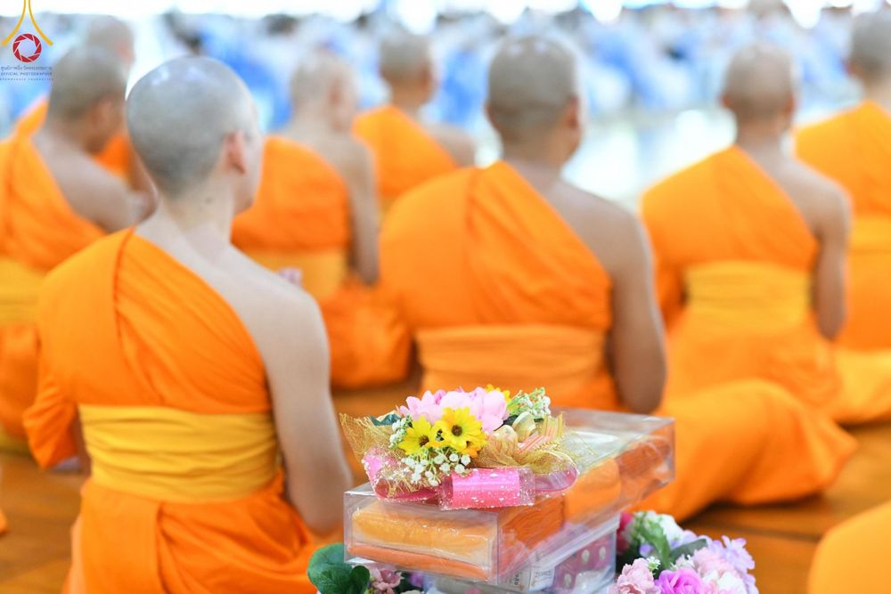 ภาพ No.169805:พิธีถวายภัตตาหารเมนูสวรรค์ "เพื่อการบรรลุธรรม" เนื่องในวันลอยกระทง (ขึ้น 15 ค่ำ เดือน 12) วันศุกร์ที่ 15 พฤศจิกายน พ.ศ. 2567 ณ หอฉันคุณยายอาจารย์ฯ วัดพระธรรมกาย