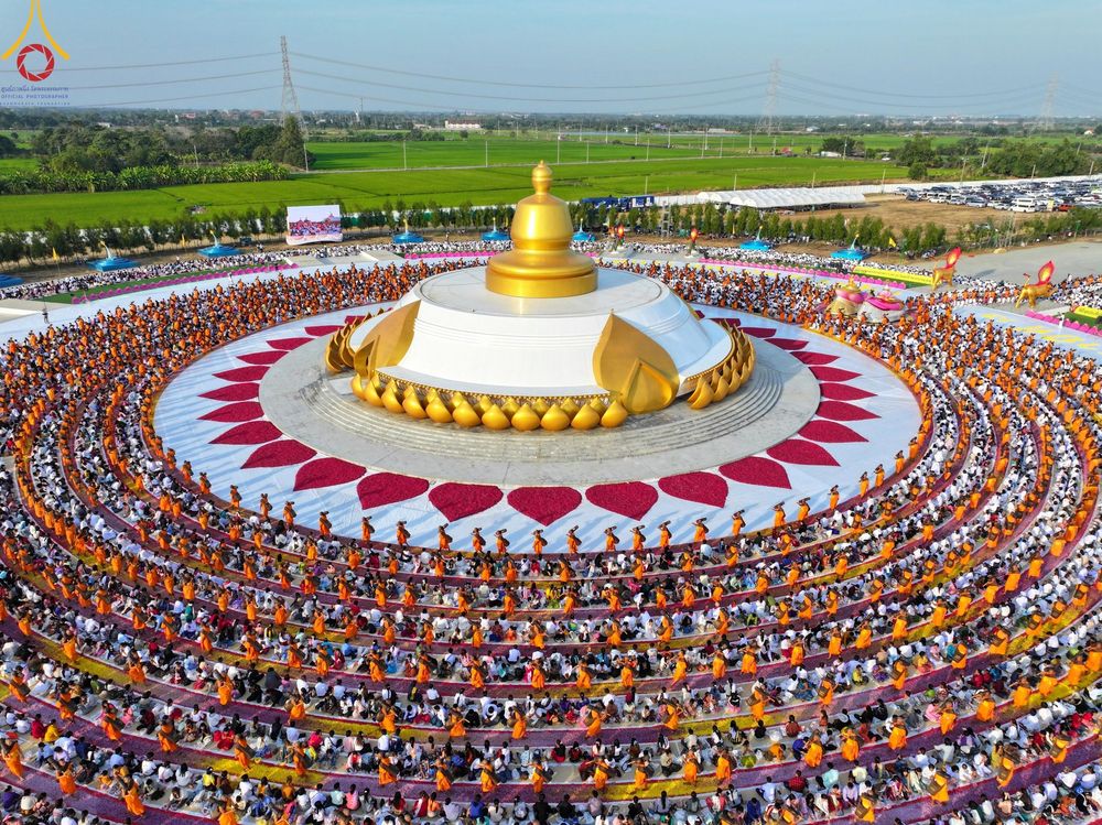 ภาพ No.198173:พิธีต้อนรับพระธรรมยาตรา ณ อนุสรณ์สถานลำดับที่ 5 สถานที่เผยแผ่วิชชาธรรมกายครั้งแรก อนุสรณ์สถานบางปลา วัดบางปลา อำเภอบางเลน จังหวัดนครปฐม ในโครงการธรรมยาตรา กตัญญูบูชา มหาปูชนียาจารย์ พระมงคลเทพมุนี(สด จนฺทสโร) พระผู้ปราบมาร ปีที่ 13 วัน 19 มกราคม พ.ศ.2568