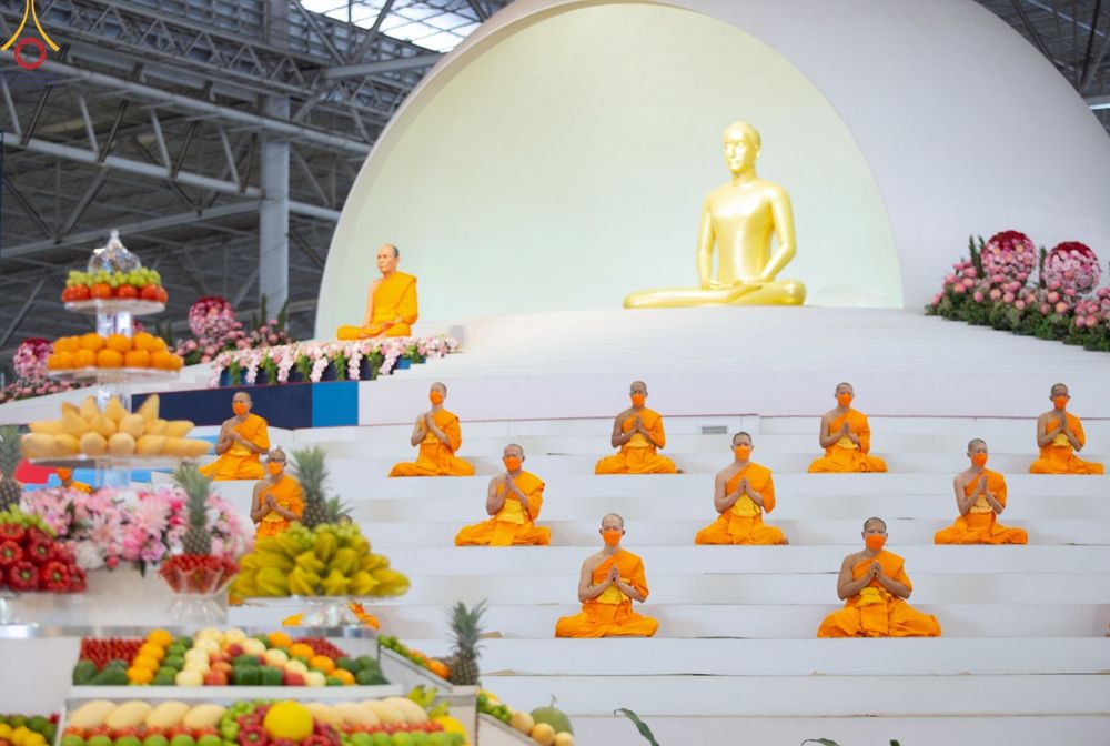 ภาพ No.86877:พิธีตักบาตร , พิธีบูชาข้าวพระ , พิธีจุดเทียนใจ ไฟนิรันดร์ อนันตชัย ในวันอาทิตย์ต้นเดือน 3 กันยายน พ.ศ. 2566 ณ วัดพระธรรมกาย