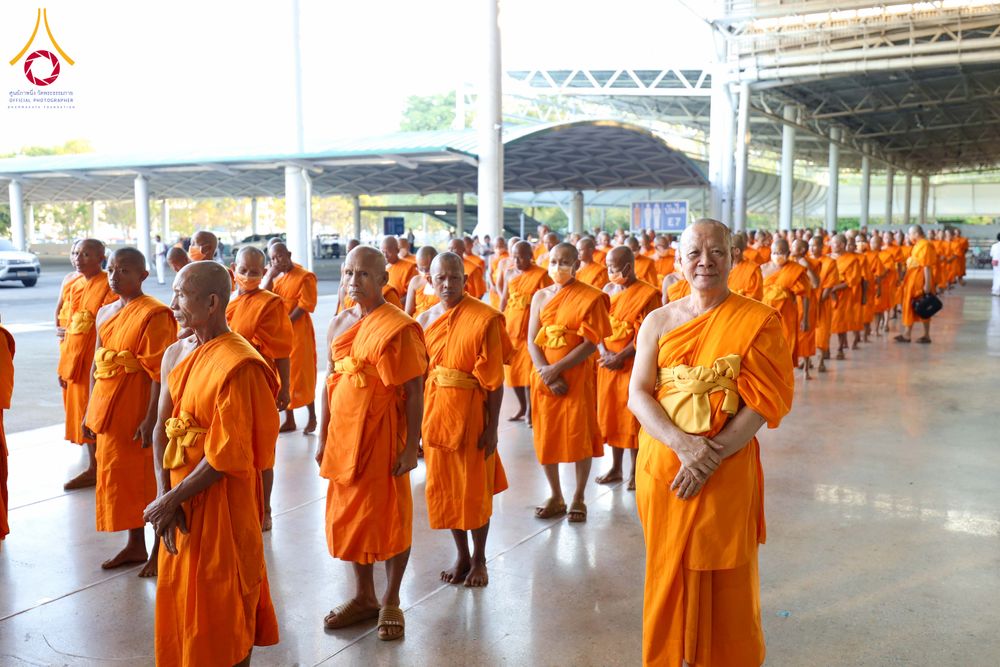 ภาพ No.287399:วันที่ 3 มกราคม พ.ศ.2569 พิธีถวายภัตตาหารเป็นสังฆทาน แด่พระธรรมยาตรา ณ วัดพระธรรมกาย  จังหวัดปทุมธานี ในโครงการธรรมยาตรา กตัญญูบูชา มหาปูชนียาจารย์ พระมงคลเทพมุนี(สด จนฺทสโร) พระผู้ปราบมาร อนุสรณ์สถาน 7 แห่ง ปีที่ 14