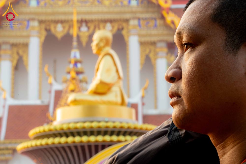 ภาพ No.297354:วันที่ 15 มกราคม พ.ศ.2569 พระธรรมยาตราปฏิบัติธรรมและถ่ายภาพหมู่ประวัติศาสตร์ อนุสรณ์สถานลำดับที่ 4 สถานที่เกิดด้วยกายธรรม  ณ วัดโบสถ์บน ต.บางคูเวียง จ.นนทบุรี ในโครงการธรรมยาตรา กตัญญูบูชา มหาปูชนียาจารย์ พระมงคลเทพมุนี(สด จนฺทสโร) พระผู้ปราบมาร อนุสรณ์ส