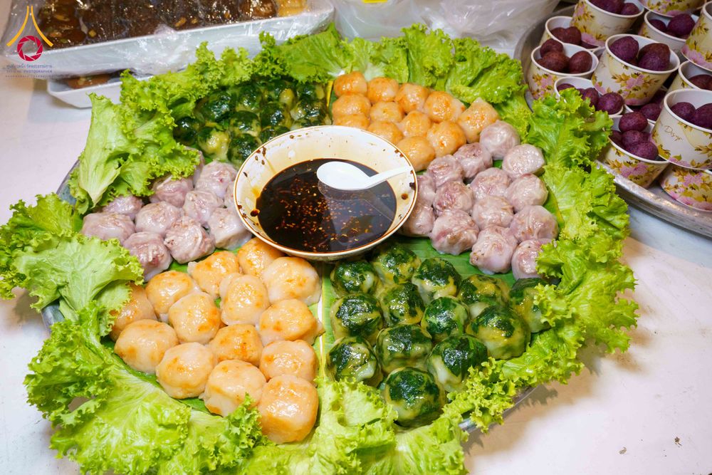 ภาพ No.303164:วันที่ 26 มกราคม พ.ศ. 2569 พิธีถวายภัตตาหารเป็นสังฆทาน แด่พระธรรมยาตรา ณ วัดพระธรรมกาย  จังหวัดปทุมธานี ในโครงการธรรมยาตรา กตัญญูบูชา มหาปูชนียาจารย์ พระมงคลเทพมุนี(สด จนฺทสโร) พระผู้ปราบมาร อนุสรณ์สถาน 7 แห่ง ปีที่ 14