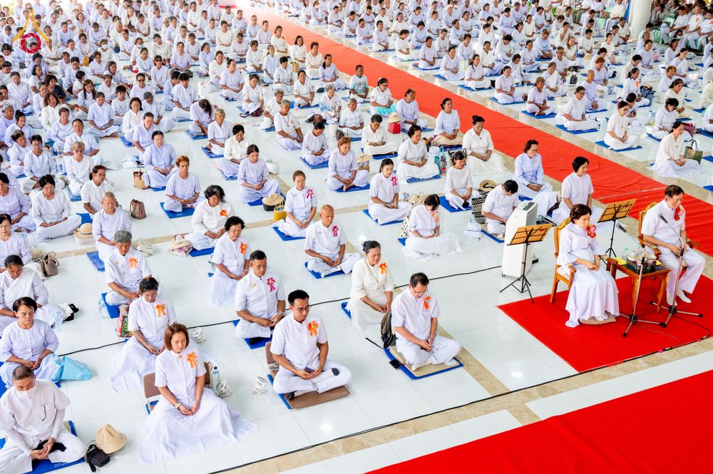 ภาพ No.327133:วันศุกร์ที่ 1 พฤษภาคม พ.ศ.2569 พิธีทอดผ้าป่า โปรยรัตนชาติ ตอกเสาเข็มมงคลต้นแรก สถาปนา “องค์พระเจดีย์เพื่อสร้างสันติภาพโลก” (แห่งแรกของภาคอีสาน) ณ ธุดงคสถานอำนาจเจริญ  อ.เมือง จ.อำนาจเจริญ