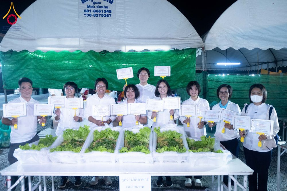 ภาพ No.300120:วันที่ 22 มกราคม พ.ศ. 2569 พิธีถวายภัตตาหารเป็นสังฆทาน แด่พระธรรมยาตรา ณ อนุสรณ์สถานบางปลา วัดบางปลา อำเภอบางเลน จังหวัดนครปฐม ในโครงการธรรมยาตรา กตัญญูบูชา มหาปูชนียาจารย์ พระมงคลเทพมุนี(สด จนฺทสโร) พระผู้ปราบมาร อนุสรณ์สถาน 7 แห่ง ปีที่ 14