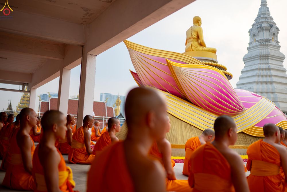 ภาพ No.299985:วันที่ 22 มกราคม พ.ศ.2569 พระธรรมยาตราปฏิบัติธรรม และถ่ายภาพหมู่ประวัติศาสตร์ ณ อาคารธรรมยาตรา กตัญญูบูชามหาปูชนียาจารย์  ตรงข้ามวัดปากน้ำภาษีเจริญ จ.กรุงเทพมหานคร ในโครงการธรรมยาตรา กตัญญูบูชา มหาปูชนียาจารย์ พระมงคลเทพมุนี(สด จนฺทสโร) พระผู้ปราบมาร อนุ