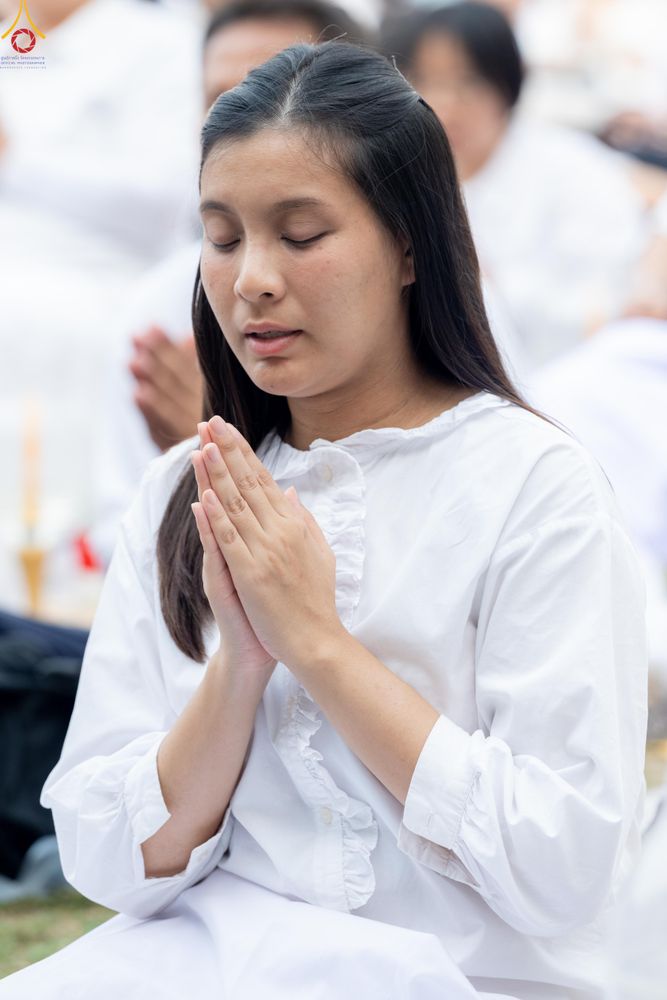 ภาพ No.297070:วันที่ 17 มกราคม พ.ศ. 2569 พิธีจุดประทีปถวายเป็นพุทธบูชา และบูชาธรรมมหาปูชนียาจารย์ (ภาพชุดที่ 2) ณ วัดโบสถ์บน ต.บางคูเวียง จ.นนทบุรี อนุสรณ์สถานลำดับที่ 4 สถานที่เกิดด้วยกายธรรม ในโครงการธรรมยาตรา กตัญญูบูชา มหาปูชนียาจารย์ พระมงคลเทพมุนี(สด จนฺทสโร) พร