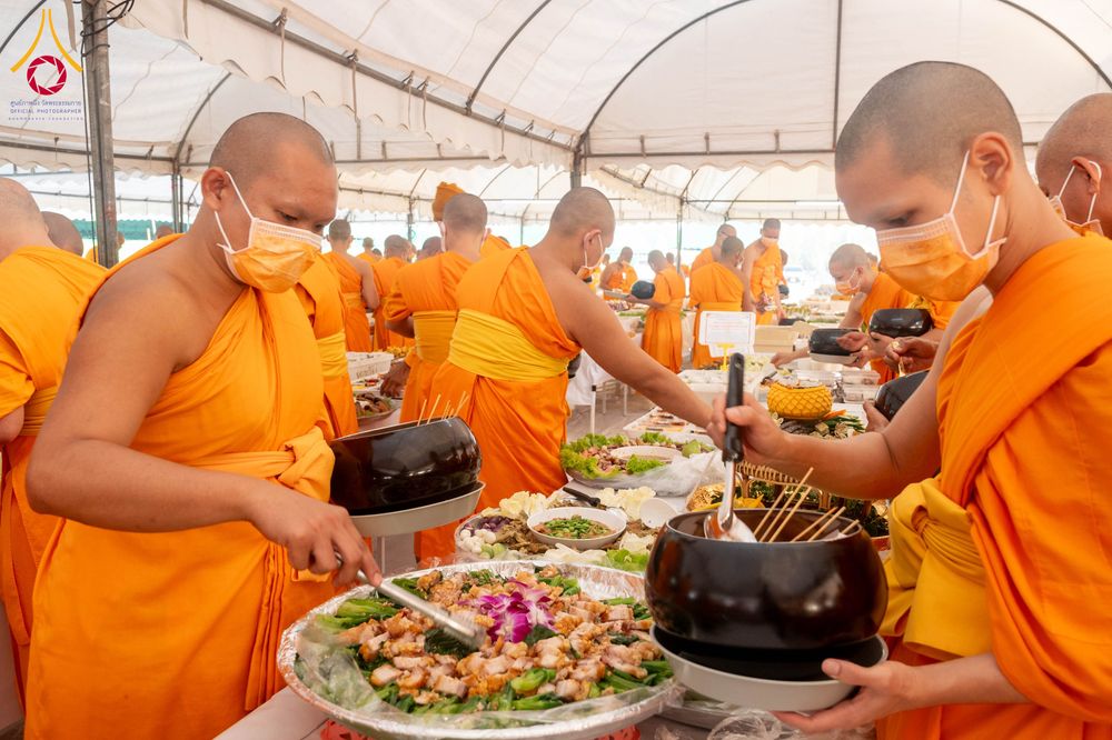 ภาพ No.297986:วันที่ 19 มกราคม พ.ศ. 2569 พิธีถวายภัตตาหารเป็นสังฆทาน แด่พระธรรมยาตรา ณ อนุสรณ์สถานบางปลา วัดบางปลา อำเภอบางเลน จังหวัดนครปฐม ในโครงการธรรมยาตรา กตัญญูบูชา มหาปูชนียาจารย์ พระมงคลเทพมุนี(สด จนฺทสโร) พระผู้ปราบมาร อนุสรณ์สถาน 7 แห่ง ปีที่ 14