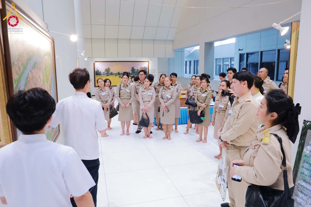 ภาพ No.311485:วันจันทร์ที่ 23 กุมภาพันธ์ พ.ศ. 2569 เปิดโลกทัศน์ผู้บริหารสถานศึกษายุคใหม่ เรียนรู้ต้นแบบการพัฒนาคนผ่านพลัง “บวร–V-Star” ผู้เข้ารับการพัฒนาตามโครงการ สพฐ. ศึกษาดูงานวัดพระธรรมกาย เสริมภาวะผู้นำคุณธรรมสู่การบริหารโรงเรียนอย่างยั่งยืน ณ อาคาร 100 ปี คุณยาย