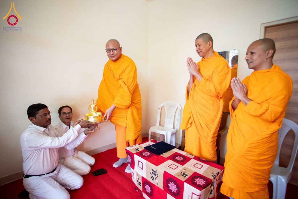 ภาพ No.283731:วันที่ 6-7 ธันวาคม พ.ศ. 2568  พิธีรับมอบหนังสือแสดงเจตจำนงถวายสิทธิครอบครองและใช้ประโยชน์วัดสันติวัน เมืองนาคปูร์  พิธีจุดโคมประทีปถวายเป็นพุทธบูชา และอุทิศบุญกุศลแด่ ดร.บี.อาร์. อัมเบดการ์  พิธีบูชาข้าวพระถ่ายทอดสดจากประเทศไทย