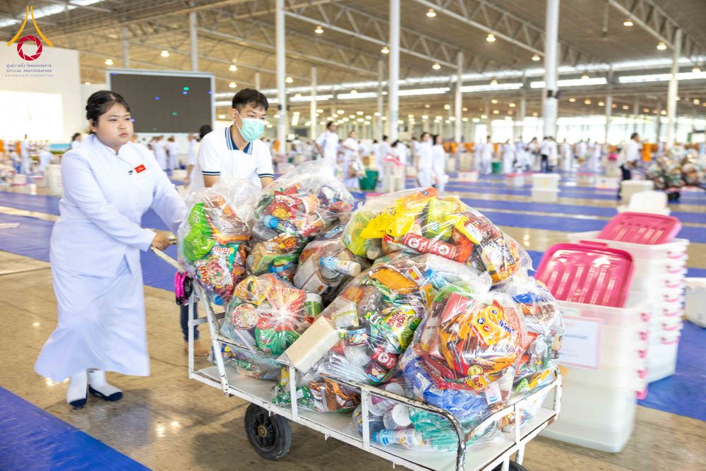 ภาพ No.308296:วันที่ 1  กุมภาพันธ์ พ.ศ. 2569 พิธีตักบาตรข้าวสารอาหารแห้ง ณ บ้านแก้วเรือนทองคุณยาย สภาธรรมกายสากล วัดพระธรรมกาย