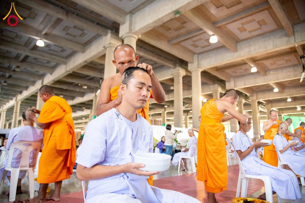 ภาพ No.293652:วันที่ 10 มกราคม พ.ศ. 2569 พิธีปลงผมธรรมทายาทบูชาธรรม 117  ปี คุณยายอาจารย์ฯ ณ วิหารคด วัดพระธรรมกาย ปทุมธานี