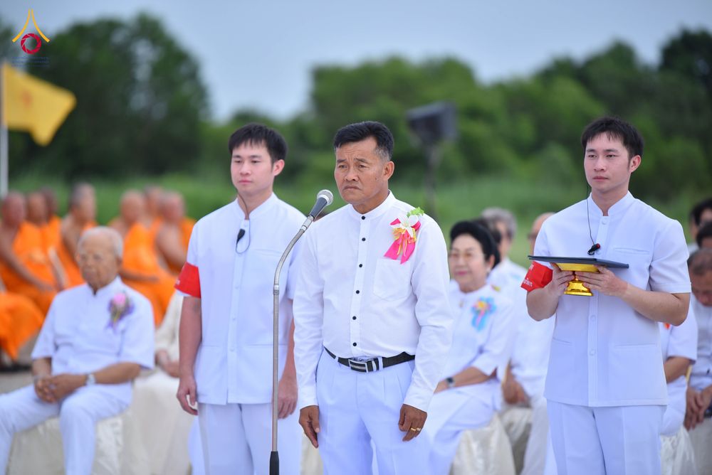 ภาพ No.346636:วันอาทิตย์ที่ 30 สิงหาคม พ.ศ.2569 พิธีทอดผ้าป่า สวดธรรมจักรกัปปวัตนสูตรกลั่นแผ่นดินโปรยรัตนชาติ  สถาปนาองค์พระเจดีย์เพื่อสร้างสันติภาพโลก  ณ ศูนย์ปฏิบัติธรรมพนมสารคาม (เพชรตะวัน) จังหวัดฉะเชิงเทรา