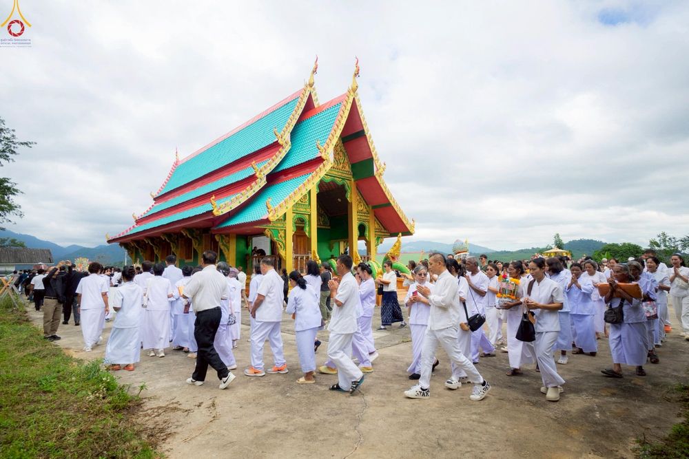 ภาพ No.267928:วันที่ 29 ตุลาคม พ.ศ. 2568 พิธีทอดกฐินสามัคคีทั่วไทย ณ วัดวังกระแพร อ.โป่งน้ำร้อน จ.จันทบุรี โดยคณะศิษยานุศิษย์ บูชาธรรม 81 ปี หลวงพ่อธัมมชโย