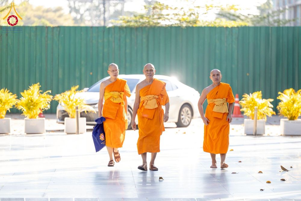 ภาพ No.277680:วันเสาร์ที่ 6 ธันวาคม พ.ศ. 2568 พิธีบรรพชาอุปสมบทและพิธีถวายบาตร โครงการอุปสมบทบูชาธรรมมหาปูชนียาจารย์ ประจำปี พ.ศ.2568 โครงการบวชพระนานาชาติ AEC และ WAB รุ่น CEO (นักบริหาร) รุ่นที่ 5 ณ มหาธรรมกายเจดีย์ วัดพระธรรมกาย