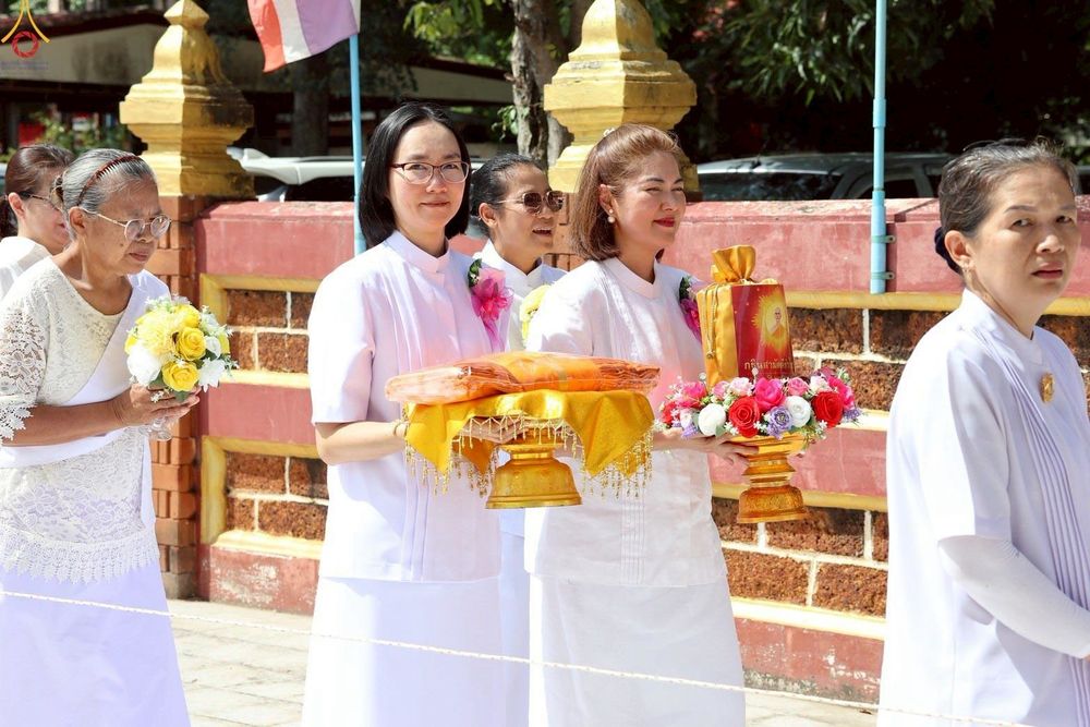 ภาพ No.269549:วันที่ 26 ตุลาคม พ.ศ. 2568 พิธีทอดกฐินสามัคคีทั่วไทย ณ วัดหนองข่า อ.พนัสนิคม จ.ชลบุรี โดยคณะศิษยานุศิษย์ บูชาธรรม 81 ปี หลวงพ่อธัมมชโย