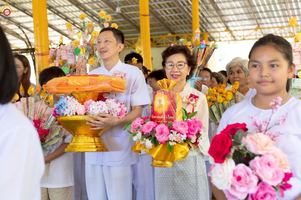 ภาพ No.250791:วันพุธที่ 8 ตุลาคม พ.ศ. 2568 พิธีทอดกฐินสามัคคีทั่วไทย 30,000 วัด โดยคณะศิษยานุศิษย์ บูชาธรรม 81 ปี หลวงพ่อธัมมชโย ณ ที่พักสงฆ์ป่ากลางแก้ว อ.เดชอุดม จ.อุบลราชธานี