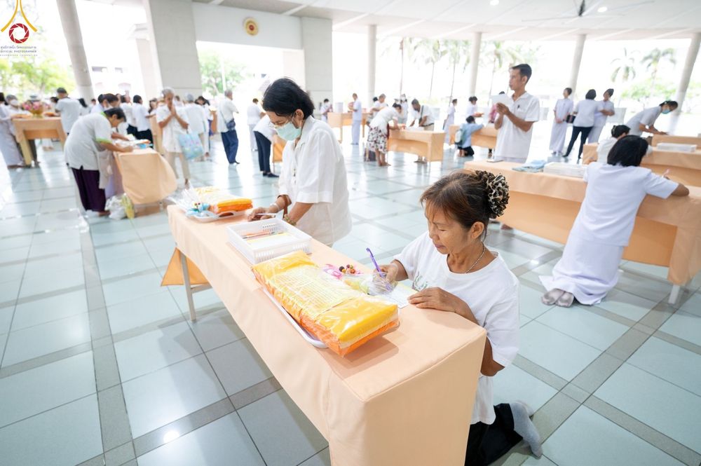ภาพ No.136102:พิธีบุพเปตพลี ครั้งที่ 150 ร่วมอุทิศบุญให้แก่หมู่ญาติที่ล่วงลับไปแล้ว และสืบทอดอายุพระพุทธศาสนา วันอังคารที่ 7 พฤษภาคม พ.ศ. 2567 ( วันพระ แรม 14 ค่ำ เดือน 5 ) ณ หอฉันคุณยายอาจารย์ฯ วัดพระธรรมกาย