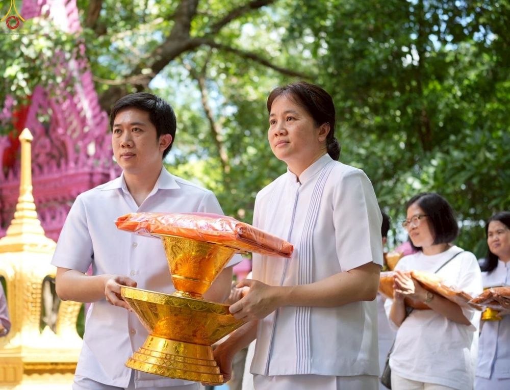 ภาพ No.252019:วันที่ 11 ตุลาคม พ.ศ. 2568 พิธีทอดกฐินสามัคคีทั่วไทย 30,000 วัด โดยคณะศิษยานุศิษย์ บูชาธรรม 81 ปี หลวงพ่อธัมมชโย ณ วัดสร่างโศก อ.บ้านหมอ จ.สระบุรี