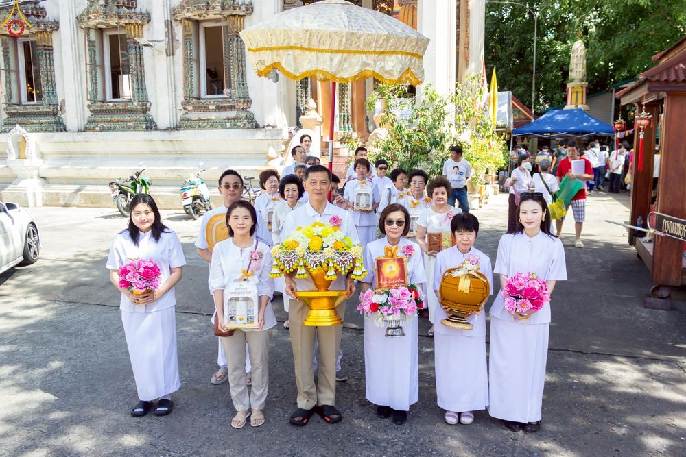 ภาพ No.260417:วันที่ 19 ตุลาคม พ.ศ. 2568 พิธีทอดกฐินสามัคคีทั่วไทย 30,000 วัด โดยคณะศิษยานุศิษย์ บูชาธรรม 81 ปี หลวงพ่อธัมมชโย ณ วัดคณิกาผล ป้อมปราบ กรุงเทพฯ