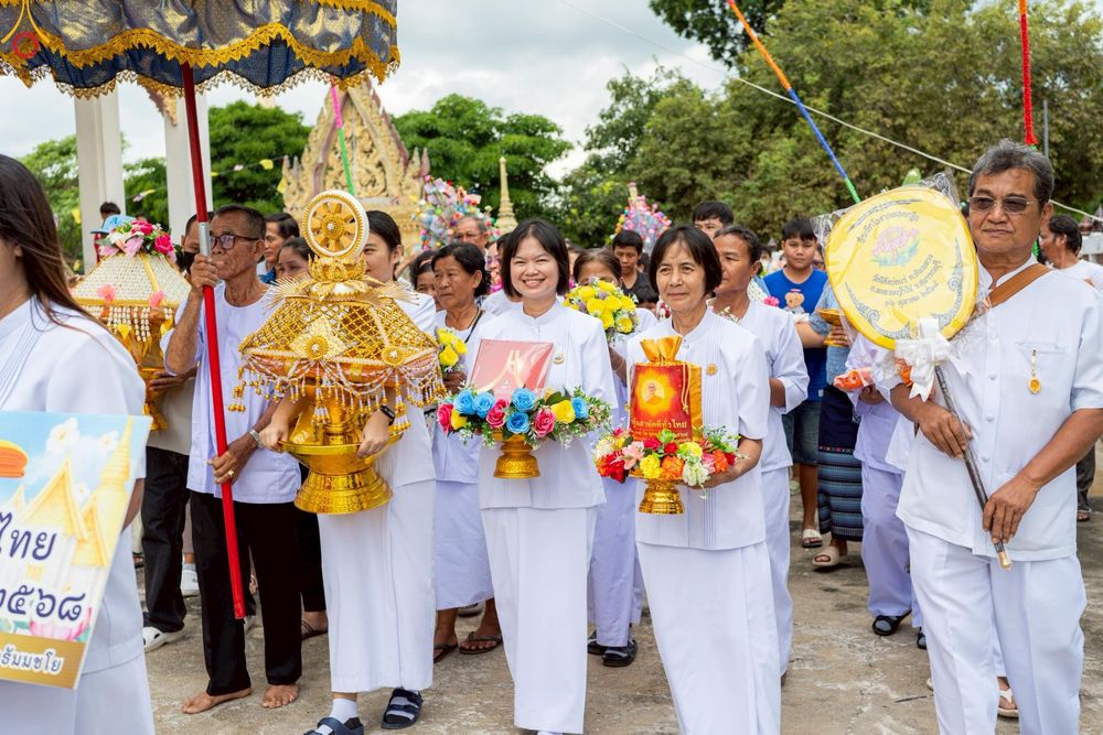 ภาพ No.256416:วันที่ 12 ตุลาคม พ.ศ. 2568 พิธีทอดกฐินสามัคคีทั่วไทย 30,000 วัด โดยคณะศิษยานุศิษย์ บูชาธรรม 81 ปี หลวงพ่อธัมมชโย ณ วัดโค้งบ่อแร่ จ.สุพรรณบุรี