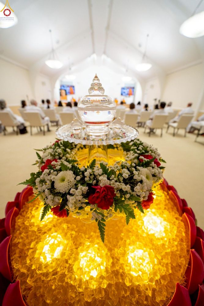 ภาพ No.251994:วันที่ 9 ตุลาคม พ.ศ. 2568 วัดพระธรรมกายซีลีคอนวัลเลย์ Dhammakaya Meditation Center Silicon Vally  เมืองมอแกนฮิลล์ รัฐเคลิฟอร์เนีย สหรัฐอเมริกา  ได้จัดงาน วันคล้ายวันเกิดด้วยรูปกายเนื้อ  พระมงคลเทพมุนี ครบ 141 ปี โดยมีกำหนดการช่วงเย็น พิธีมุทิตาสักการะพระ