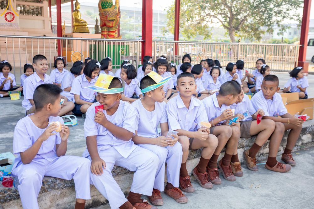 ภาพ No.192083:พิธีทอดผ้าป่าทำนุบำรุงศาสนสถาน ณ วัดนราภิรมย์ ตำบลนราภิรมย์ อำเภอบางเลน จังหวัดนครปฐม ในโครงการธรรมยาตรา กตัญญูบูชา มหาปูชนียาจารย์ พระมงคลเทพมุนี(สด จนฺทสโร) พระผู้ปราบมาร อนุสรณ์สถาน 7 แห่ง ปีที่ 13 วันที่ 9 มกราคม พ.ศ. 2568