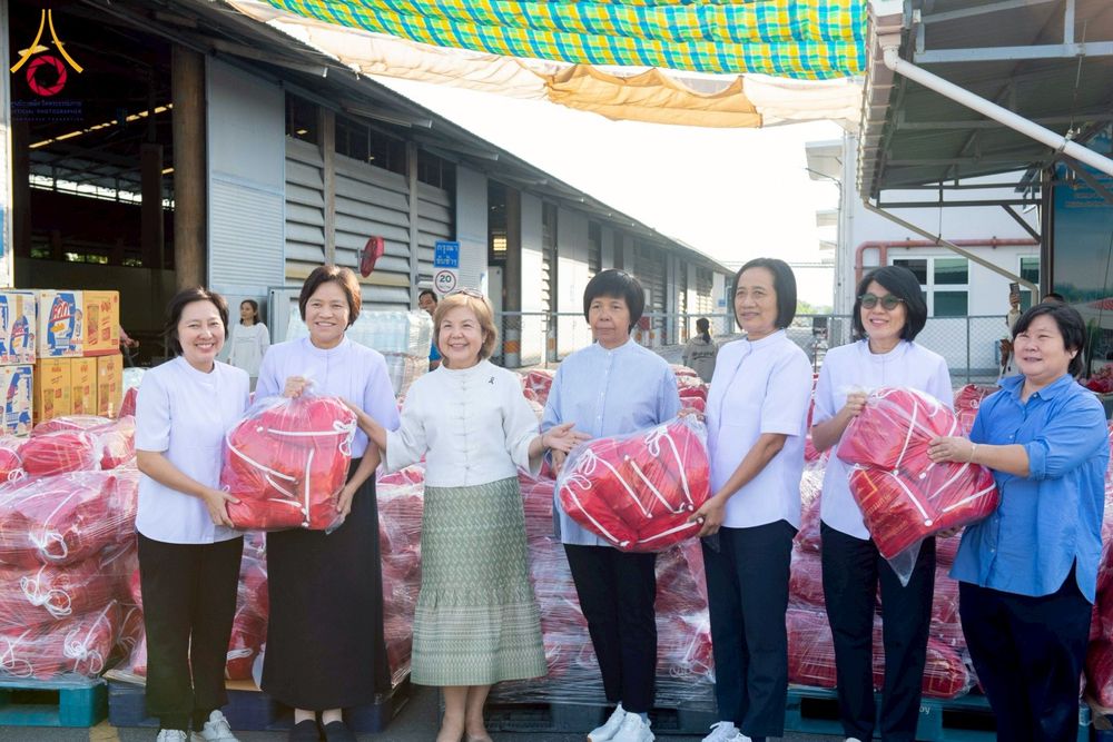 ภาพ No.273628:วันที่ 27 พฤศจิกายน พ.ศ. 2568 คณะศิษยานุศิษย์วัดพระธรรมกาย มูลนิธิธรรมกาย มอบอาหารและสิ่งของความช่วยเหลือให้พี่น้องชาวใต้ ผู้ประสบอุทกภัยน้ำท่วม