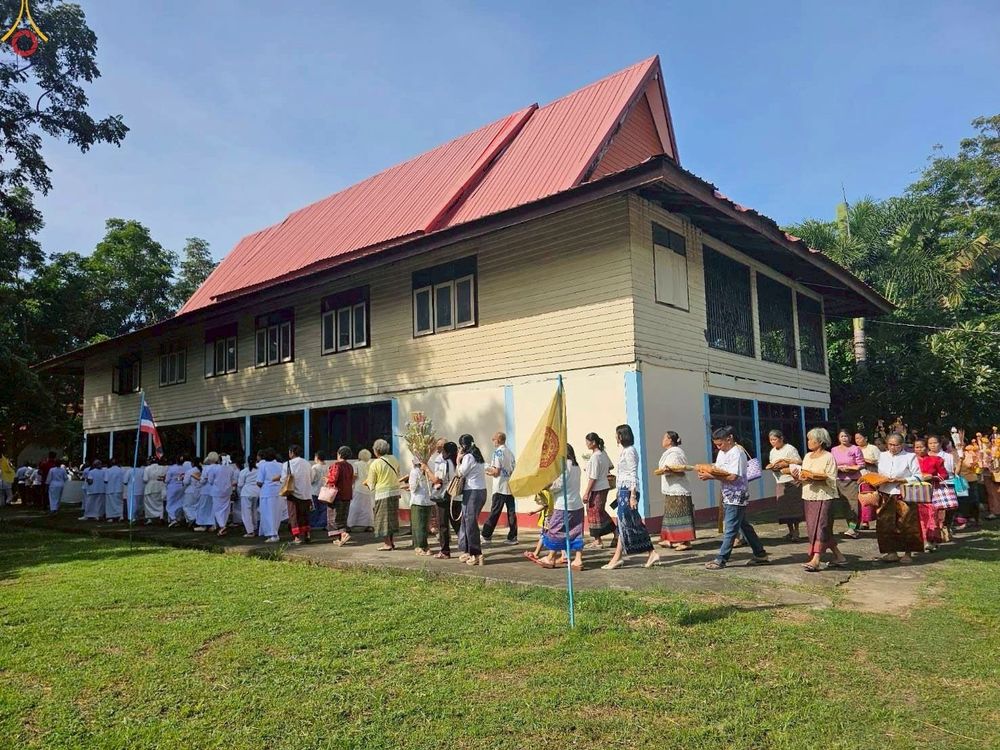 ภาพ No.264212:วันที่ 22 ตุลาคม พ.ศ. 2568 พิธีทอดกฐินสามัคคีทั่วไทย 30,000 วัด โดยคณะศิษยานุศิษย์ บูชาธรรม 81 ปี หลวงพ่อธัมมชโย ณ วัดสระบัวดอนหัน ตำบลยางคำ  อำเภอหนองเรือ จังหวัดขอนแก่น