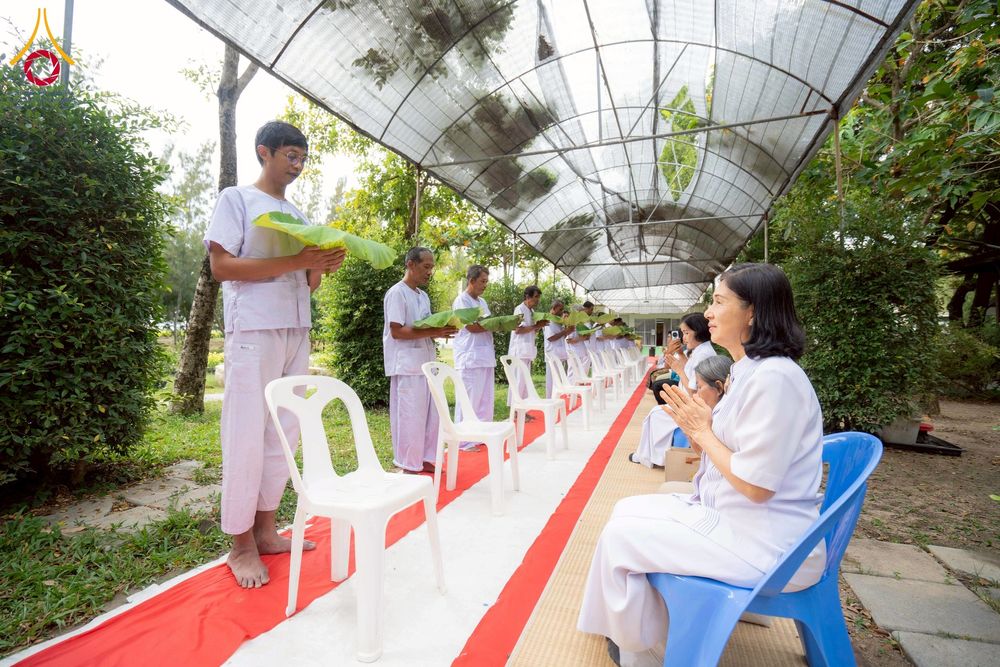 ภาพ No.278196:วันศุกร์ที่ 5 ธันวาคม พ.ศ. 2568 (วันพ่อแห่งชาติ) พิธีบรรพชาอุปสมบทหมู่ธรรมทายาท จำนวน 16 รูป โครงการบรรพชาอุปสมบทหมู่ รุ่นบูชาธรรมมหาปูชนียาจารย์ ประจำปี 2568  ณ ศูนย์ปฏิบัติธรรมและอบรมเยาวชนพระนครศรีอยุธยา จ.พระนครศรีอยุธยา