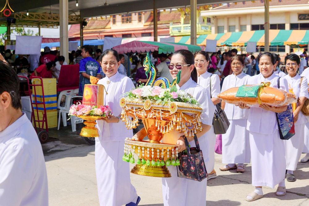 ภาพ No.260713:วันที่ 19 ตุลาคม พ.ศ. 2568 พิธีทอดกฐินสามัคคีทั่วไทย 30,000 วัด โดยคณะศิษยานุศิษย์ บูชาธรรม 81 ปี หลวงพ่อธัมมชโย ณ วัดคลองพระราม ต.แหลมฟ้าผ่า อ.พระสมุทรเจดีย์ จ.สมุทรปราการ