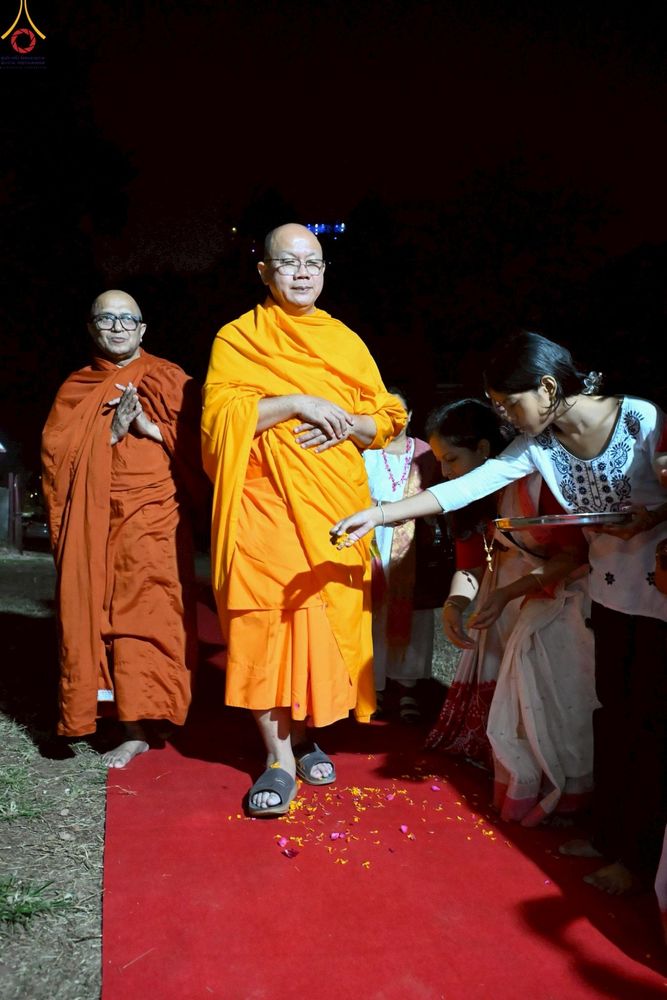 ภาพ No.263406:วันที่ 17 ตุลาคม พ.ศ. 2568 ทอดกฐินสมทบวัดต่างประเทศ ณ ศูนย์เผยแผ่พุทธรัตนะ กรุงเดลลี ประเทศอินเดีย 