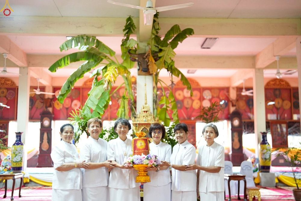 ภาพ No.250180:วันพุธที่ 8 ตุลาคม พ.ศ. 2568 พิธีทอดกฐินสามัคคีทั่วไทย 30,000 วัด โดยคณะศิษยานุศิษย์ บูชาธรรม 81 ปี หลวงพ่อธัมมชโย ณ วัดคลองเตยใน กรุงเทพฯ