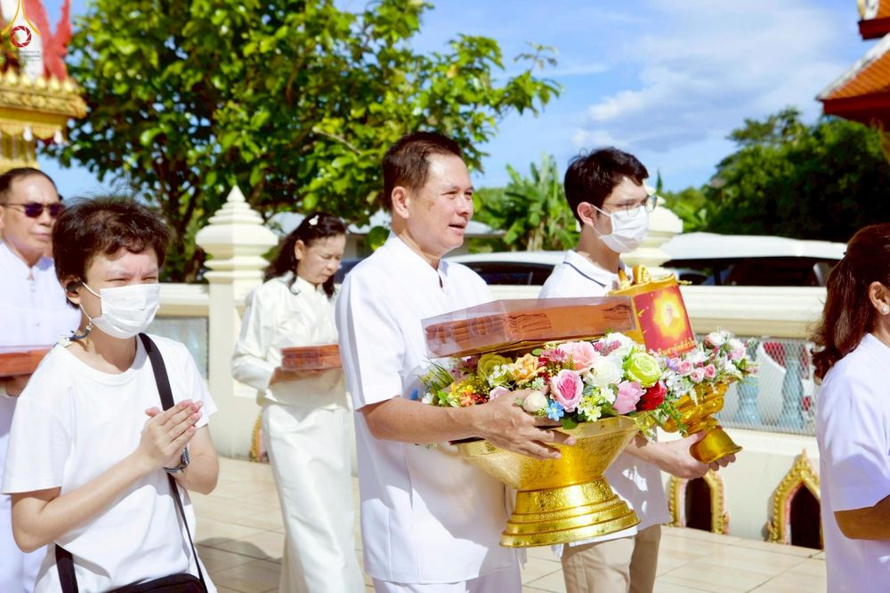 ภาพ No.260927:วันที่ 19 ตุลาคม พ.ศ. 2568 พิธีทอดกฐินสามัคคีทั่วไทย 30,000 วัด โดยคณะศิษยานุศิษย์ บูชาธรรม 81 ปี หลวงพ่อธัมมชโย ณ วัดมาบบอน อ.ศรีราชา จ.ชลบุรี