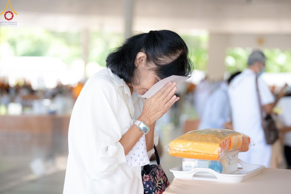 ภาพ No.142013:พิธีบุพเปตพลี ครั้งที่ 152 ร่วมอุทิศบุญแด่หมู่ญาติที่ล่วงลับไปแล้ว และสืบทอดอายุพระพุทธศาสนา วันศุกร์ที่ 21 มิถุนายน พ.ศ. 2567 วันพระขึ้น 15 ค่ำ เดือน 7 ณ หอฉันคุณยายอาจารย์ วัดพระธรรมกาย
