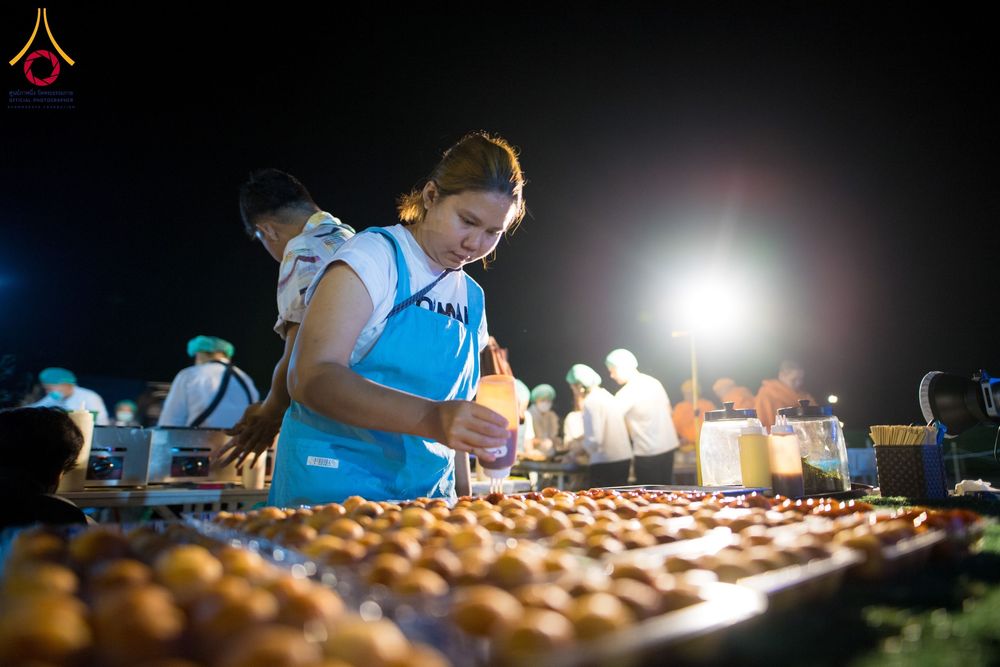 ภาพ No.200153:พิธีถวายภัตตาหารเป็นสังฆทาน แด่พระธรรมยาตรา ณ อนุสรณ์สถานบางปลา วัดบางปลา อำเภอบางเลน จังหวัดนครปฐม ในโครงการธรรมยาตรา กตัญญูบูชา มหาปูชนียาจารย์ พระมงคลเทพมุนี(สด จนฺทสโร) พระผู้ปราบมาร อนุสรณ์สถาน 7 แห่ง ปีที่ 13 วันที่ 23 มกราคม พ.ศ. 2568