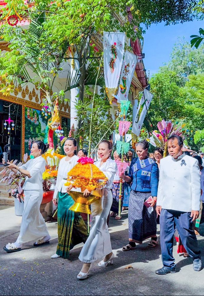 ภาพ No.274149:วันที่ 30 ตุลาคม พ.ศ. 2568 พิธีทอดกฐินสามัคคีทั่วไทย ณ วัดเวฬุวนาราม อ.สมเด็จ จ.กาฬสินธุ์ โดยคณะศิษยานุศิษย์ บูชาธรรม 81 ปี หลวงพ่อธัมมชโย