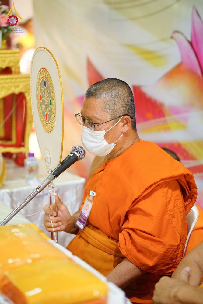 ภาพ No.202110:พิธีเจริญพระพุทธมนต์ ปฏิบัติธรรม มอบทุนการศึกษา ถวายสังฆทาน 108 วัด เพื่อถวายเป็นพุทธบูชา และขับเคลื่อนโครงการหมู่บ้านรักษาศีล 5 โดยคณะสงฆ์จังหวัดนครปฐม คณะศิษยานุศิษย์วัดพระธรรมกาย โครงการธรรมยาตรา ปีที่ 13 ณ วัดบางปลา อำเภอบางเลน จังหวัดนครปฐม