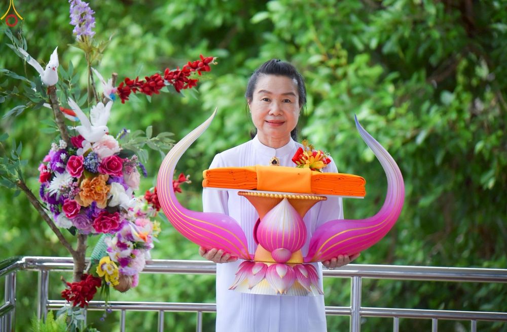 ภาพ No.249899:วันอังคารที่ 30 กันยายน พ.ศ. 2568 พิธีตอกเสามงคลต้นแรกอาคารเศรษฐีถาวร ที่พักผู้มาปฏิบัติธรรม ณ ศูนย์ปฏิบัติธรรมจันทบุรี