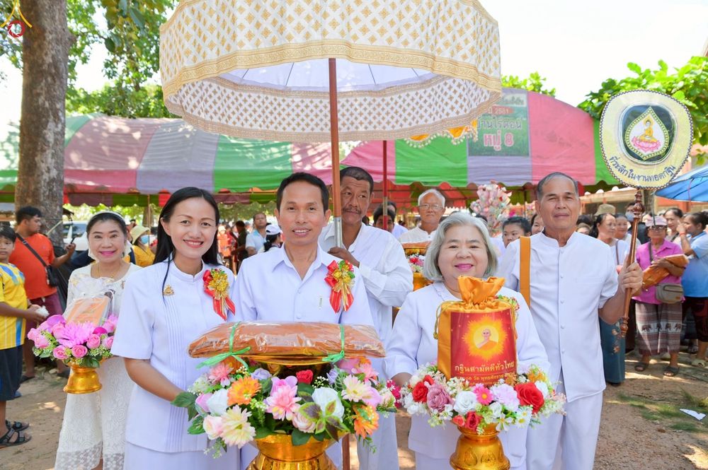 ภาพ No.263607:วันที่ 23 ตุลาคม พ.ศ. 2568 พิธีทอดกฐินสามัคคีทั่วไทย 30,000 วัด โดยคณะศิษยานุศิษย์ บูชาธรรม 81 ปี หลวงพ่อธัมมชโย ณ วัดไร่ดอน จ.ฉะเชิงเทรา