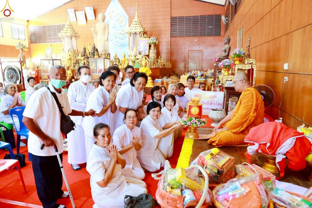 ภาพ No.269588:วันที่ 8 ตุลาคม พ.ศ. 2568 พิธีถวายปัจจัยสมทบกฐิน ในโครงการทอดกฐินสามัคคีทั่วไทย 30,000 วัด โดยคณะศิษยานุศิษย์ บูชาธรรม 81 ปี หลวงพ่อธัมมชโย