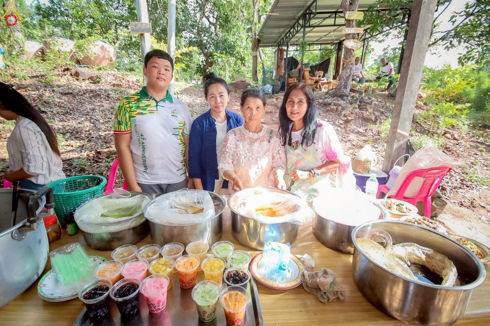 ภาพ No.255327:วันที่ 13 ตุลาคม พ.ศ. 2568 พิธีทอดกฐินสามัคคีทั่วไทย 30,000 วัด โดยคณะศิษยานุศิษย์ บูชาธรรม 81 ปี หลวงพ่อธัมมชโย ณ วัดมิ่งฟ้าคุณจักร ต.หนองกระท้าว อ.นครไทย จ.พิษณุโลก