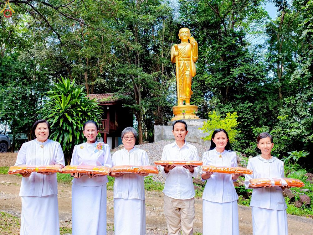 ภาพ No.258338:วันที่ 18 ตุลาคม พ.ศ. 2568 พิธีทอดกฐินสามัคคีทั่วไทย 30,000 วัด โดยคณะศิษยานุศิษย์ บูชาธรรม 81 ปี หลวงพ่อธัมมชโย ณ สำนักสงฆ์ป่าเขานันทา จ.สุพรรณบุรี