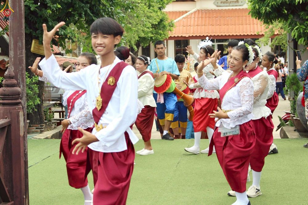 ภาพ No.266632:วันที่ 18 ตุลาคม พ.ศ. 2568 พิธีทอดกฐินสามัคคีทั่วไทย ณ วัดตระพังทอง ตำบลเมืองเก่า อำเภอเมือง จังหวัดสุโขทัย โดยคณะศิษยานุศิษย์ บูชาธรรม 81 ปี หลวงพ่อธัมมชโย