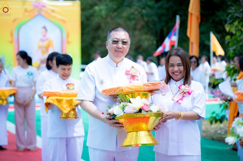 ภาพ No.260153:วันอาทิตย์ที่ 19 ตุลาคม พ.ศ. 2568 พิธีทอดกฐินสามัคคี  ณ ศูนย์ปฏิบัติธรรมและศูนย์อบรมเยาวชนเพชรบุรี  ต.ท่าแลง อ.ท่ายาง จ.เพชรบุรี