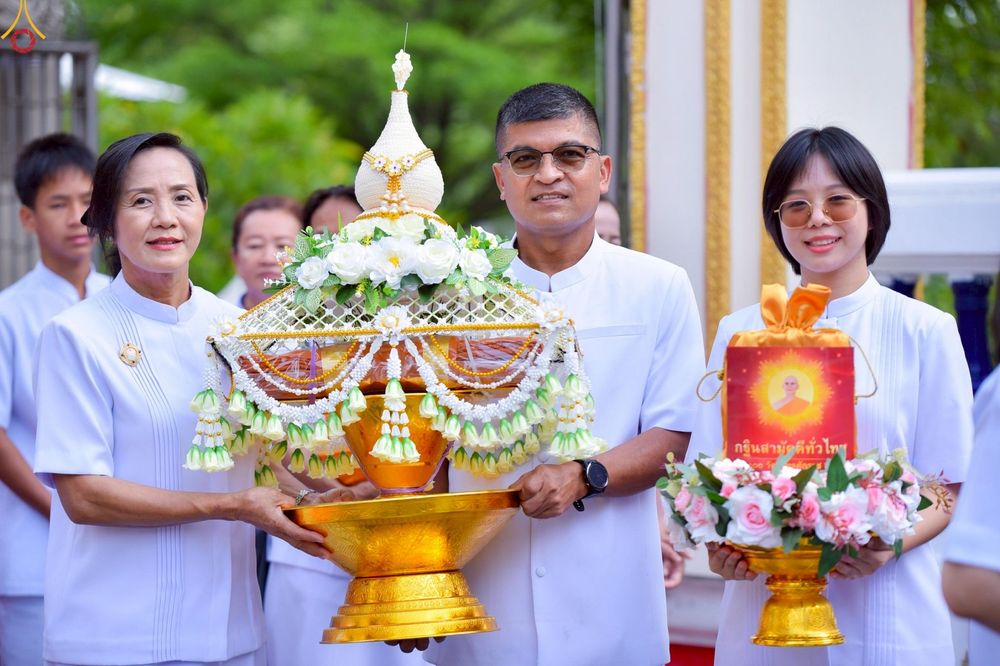 ภาพ No.251964:วันที่ 11 ตุลาคม พ.ศ. 2568 พิธีทอดกฐินสามัคคีทั่วไทย 30,000 วัด โดยคณะศิษยานุศิษย์ บูชาธรรม 81 ปี หลวงพ่อธัมมชโย ณ วัดหนองเสือ ต.หนองดินแดง อ.เมือง จ.นครปฐม