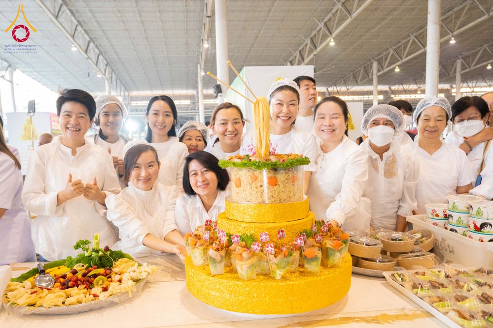 ภาพ No.303970:วันที่ 28 มกราคม พ.ศ. 2569 พิธีถวายภัตตาหารเป็นสังฆทาน แด่พระธรรมยาตรา ณ วัดพระธรรมกาย  จังหวัดปทุมธานี ในโครงการธรรมยาตรา กตัญญูบูชา มหาปูชนียาจารย์ พระมงคลเทพมุนี(สด จนฺทสโร) พระผู้ปราบมาร อนุสรณ์สถาน 7 แห่ง ปีที่ 14